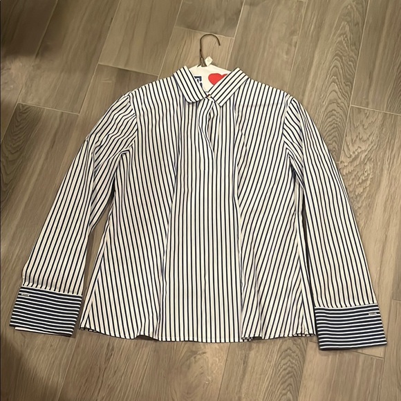 DKNY Women’s Blue and White Striped Button Down Shirt Size: M - Picture 1 of 4